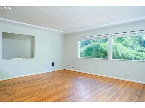 5128 SW Mitchell Street Portland OR 97221