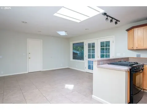 5128 SW Mitchell Street Portland OR 97221