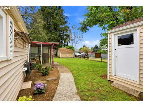 7905 SE Bybee Boulevard Portland OR 97206