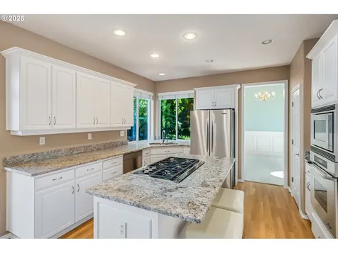 13610 SW Aerie Drive Portland OR 97223