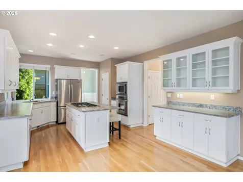 13610 SW Aerie Drive Portland OR 97223