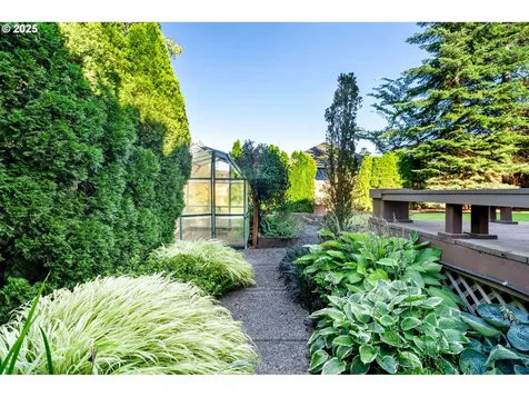 13610 SW Aerie Drive Portland OR 97223