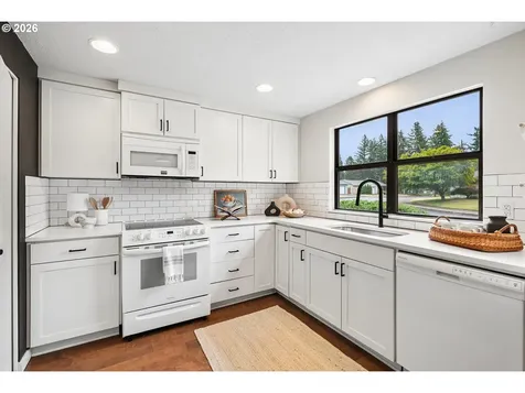 1611 NW Angeline Court Gresham OR 97030