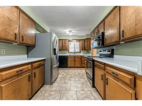 762 Stinson Street Independence OR 97351