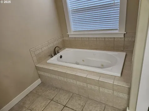 464 Oak Valley Loop Winchester OR 97495