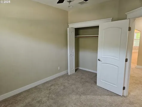 464 Oak Valley Loop Winchester OR 97495