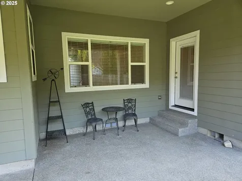 464 Oak Valley Loop Winchester OR 97495