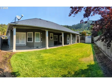 464 Oak Valley Loop Winchester OR 97495