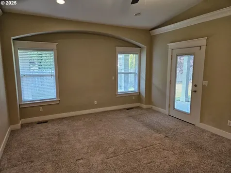 464 Oak Valley Loop Winchester OR 97495