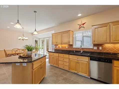 5220 SW Neal Avenue Waldport OR 97394