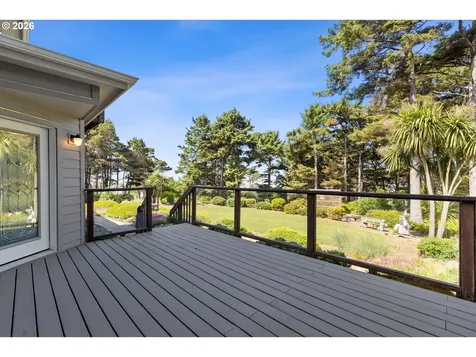 5220 SW Neal Avenue Waldport OR 97394