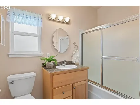 5220 SW Neal Avenue Waldport OR 97394