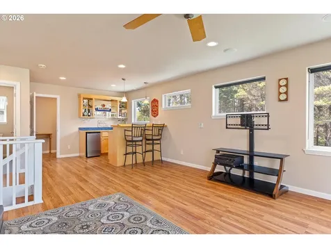 5220 SW Neal Avenue Waldport OR 97394