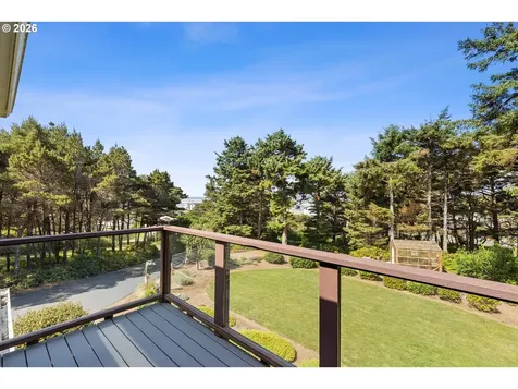 5220 SW Neal Avenue Waldport OR 97394