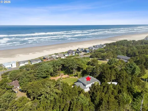 5220 SW Neal Avenue Waldport OR 97394