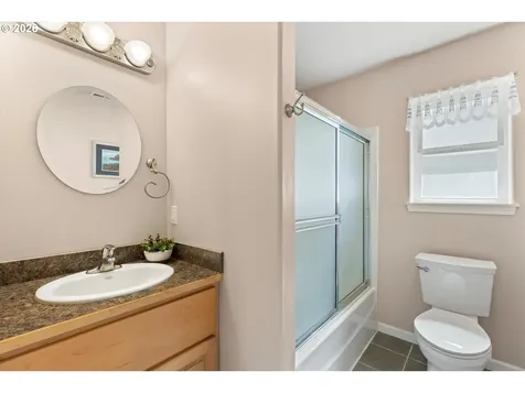 5220 SW Neal Avenue Waldport OR 97394