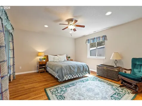 5220 SW Neal Avenue Waldport OR 97394
