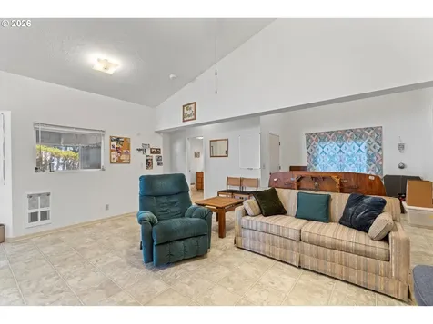 5220 SW Neal Avenue Waldport OR 97394