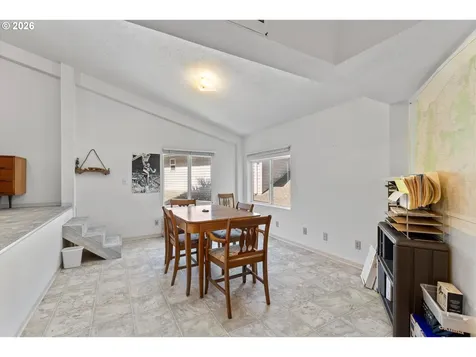 5220 SW Neal Avenue Waldport OR 97394