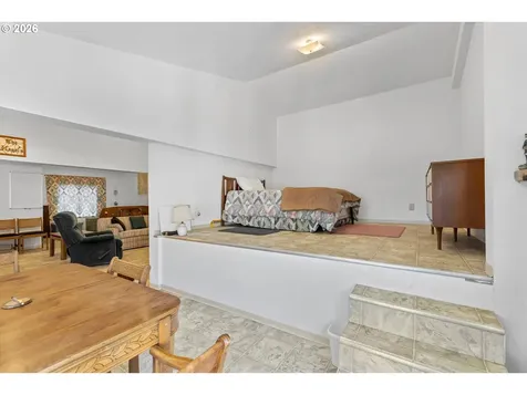 5220 SW Neal Avenue Waldport OR 97394