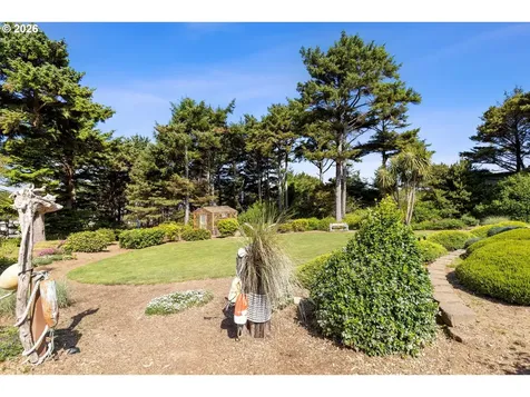 5220 SW Neal Avenue Waldport OR 97394