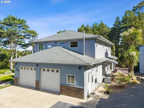5220 SW Neal Avenue Waldport OR 97394