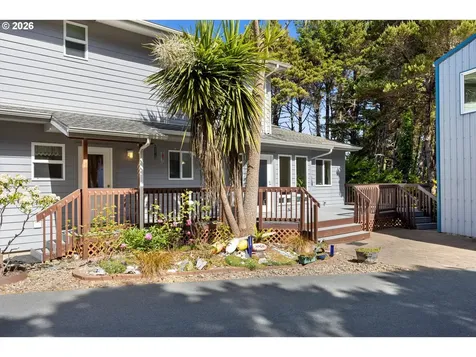 5220 SW Neal Avenue Waldport OR 97394