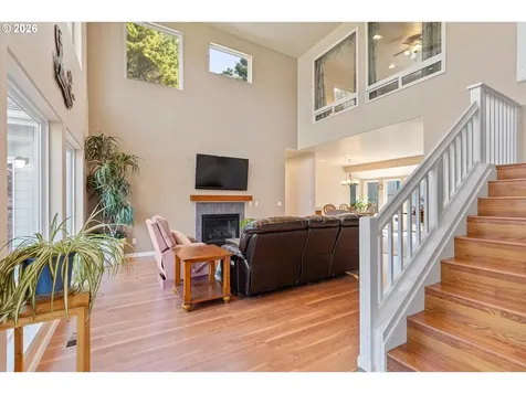 5220 SW Neal Avenue Waldport OR 97394