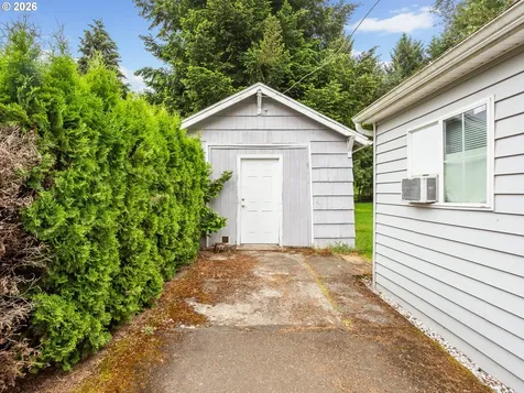 150 River Lane Gladstone OR 97027