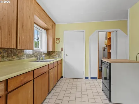 150 River Lane Gladstone OR 97027