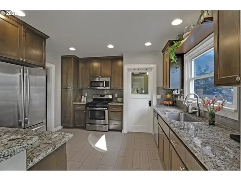 2645 N Halleck Street Portland OR 97217