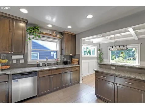 2645 N Halleck Street Portland OR 97217