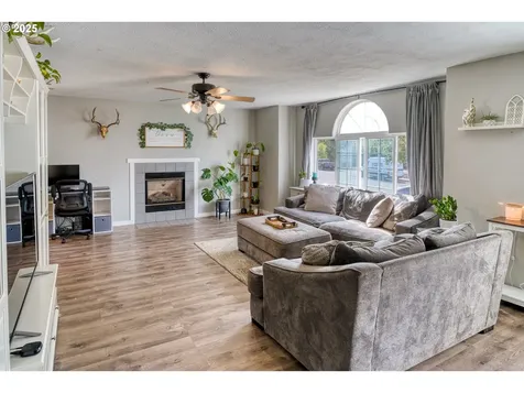785 NE Blair Street Sheridan OR 97378