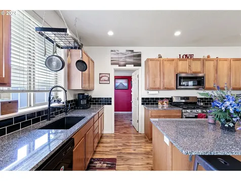 617 Street Charles Street Eugene OR 97402