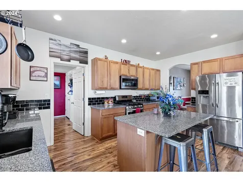 617 Street Charles Street Eugene OR 97402