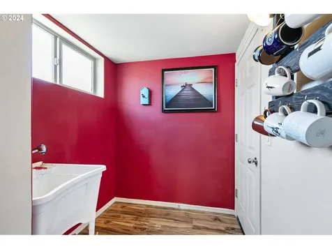 617 Street Charles Street Eugene OR 97402