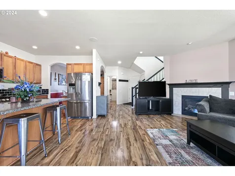 617 Street Charles Street Eugene OR 97402