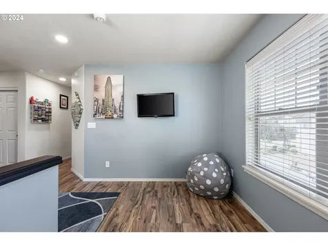 617 Street Charles Street Eugene OR 97402