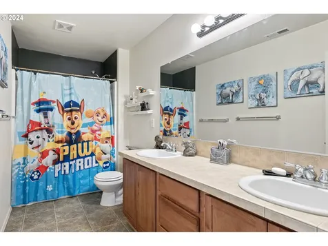 617 Street Charles Street Eugene OR 97402