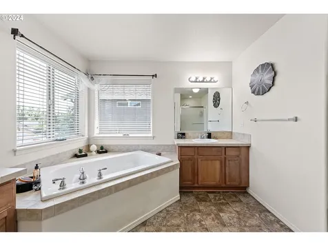 617 Street Charles Street Eugene OR 97402