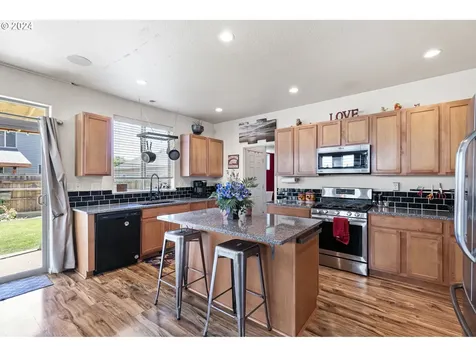 617 Street Charles Street Eugene OR 97402