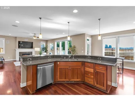 14300 NW 25th Court Vancouver WA 98685