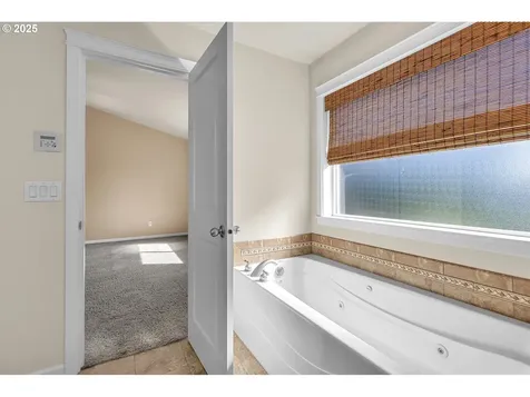 14300 NW 25th Court Vancouver WA 98685