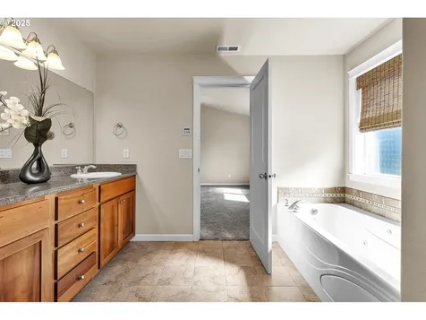14300 NW 25th Court Vancouver WA 98685