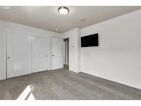 14300 NW 25th Court Vancouver WA 98685