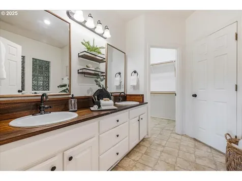 9174 SW Waverly Drive Portland OR 97224
