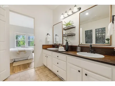 9174 SW Waverly Drive Portland OR 97224