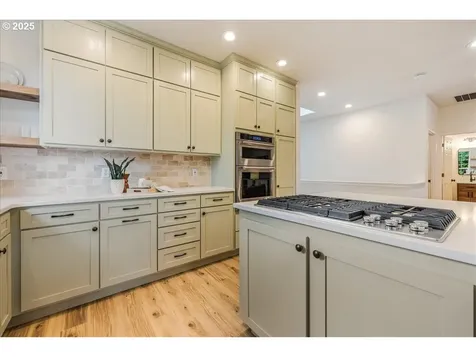 9174 SW Waverly Drive Portland OR 97224