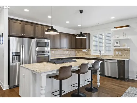 462 Turnberry Avenue Woodburn OR 97071