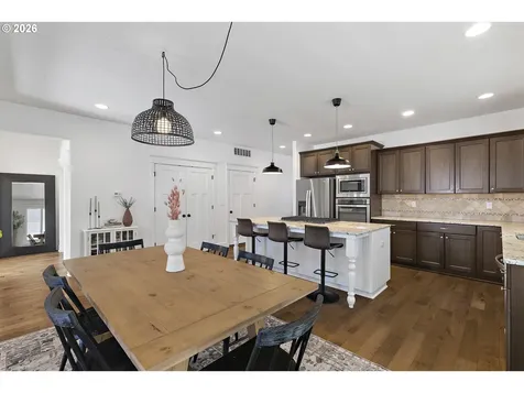 462 Turnberry Avenue Woodburn OR 97071